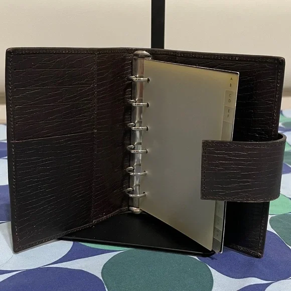 Gucci Sherry Line Agenda/Passport Holder - Picture 9 of 14